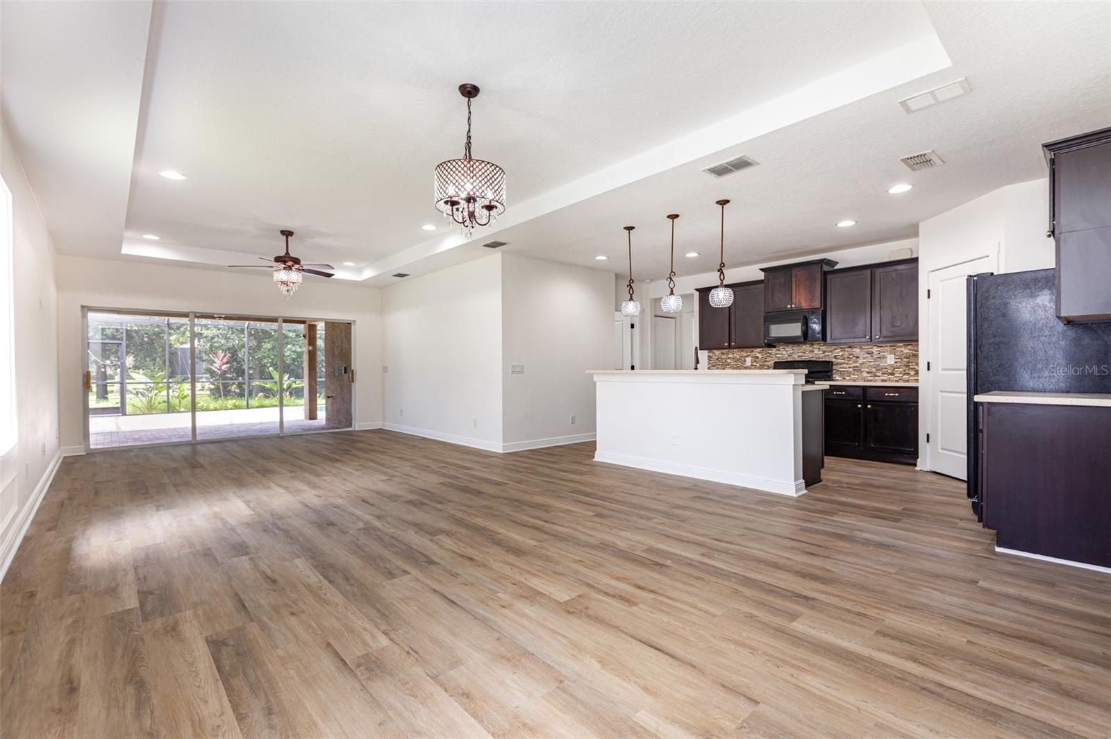 Image 5 of 26 For 11923 Forest Park Circle