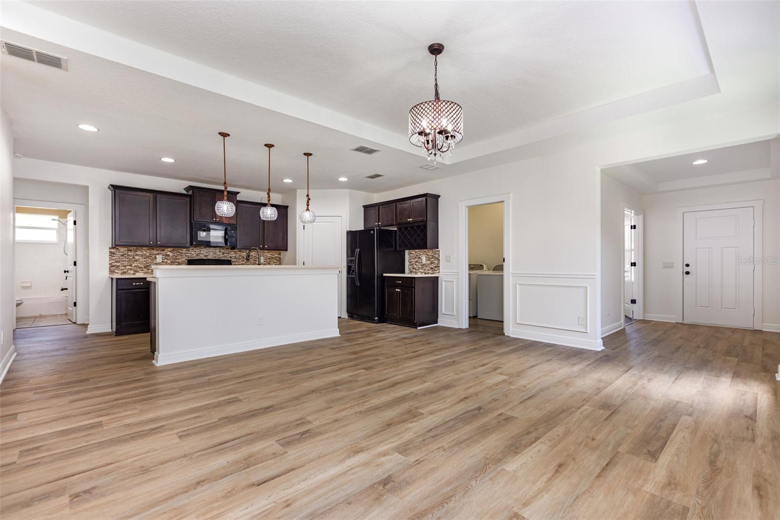Image 6 of 26 For 11923 Forest Park Circle