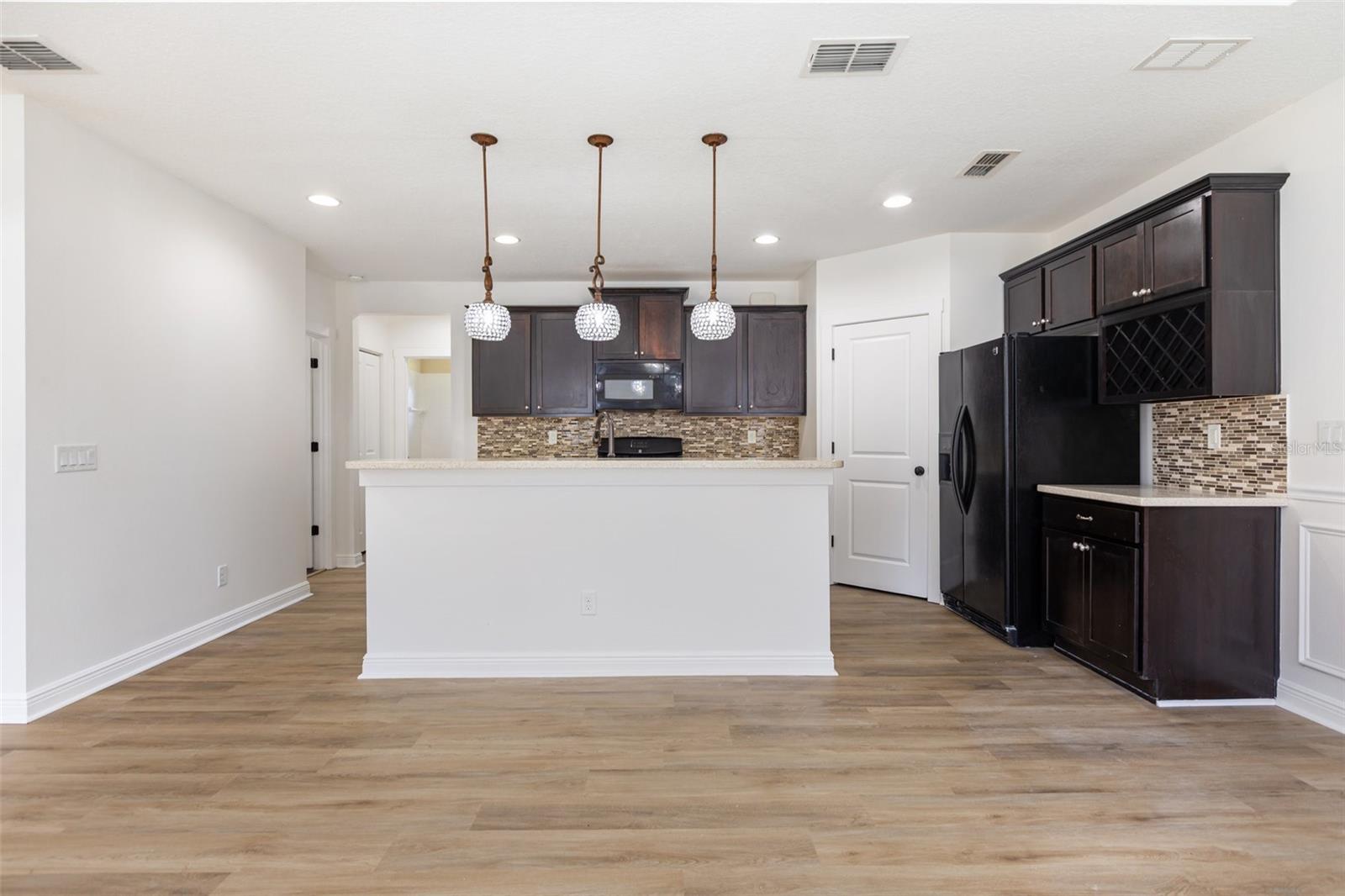 Image 7 of 26 For 11923 Forest Park Circle