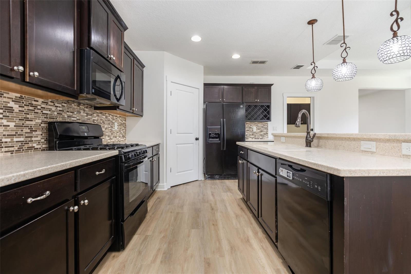 Image 9 of 26 For 11923 Forest Park Circle