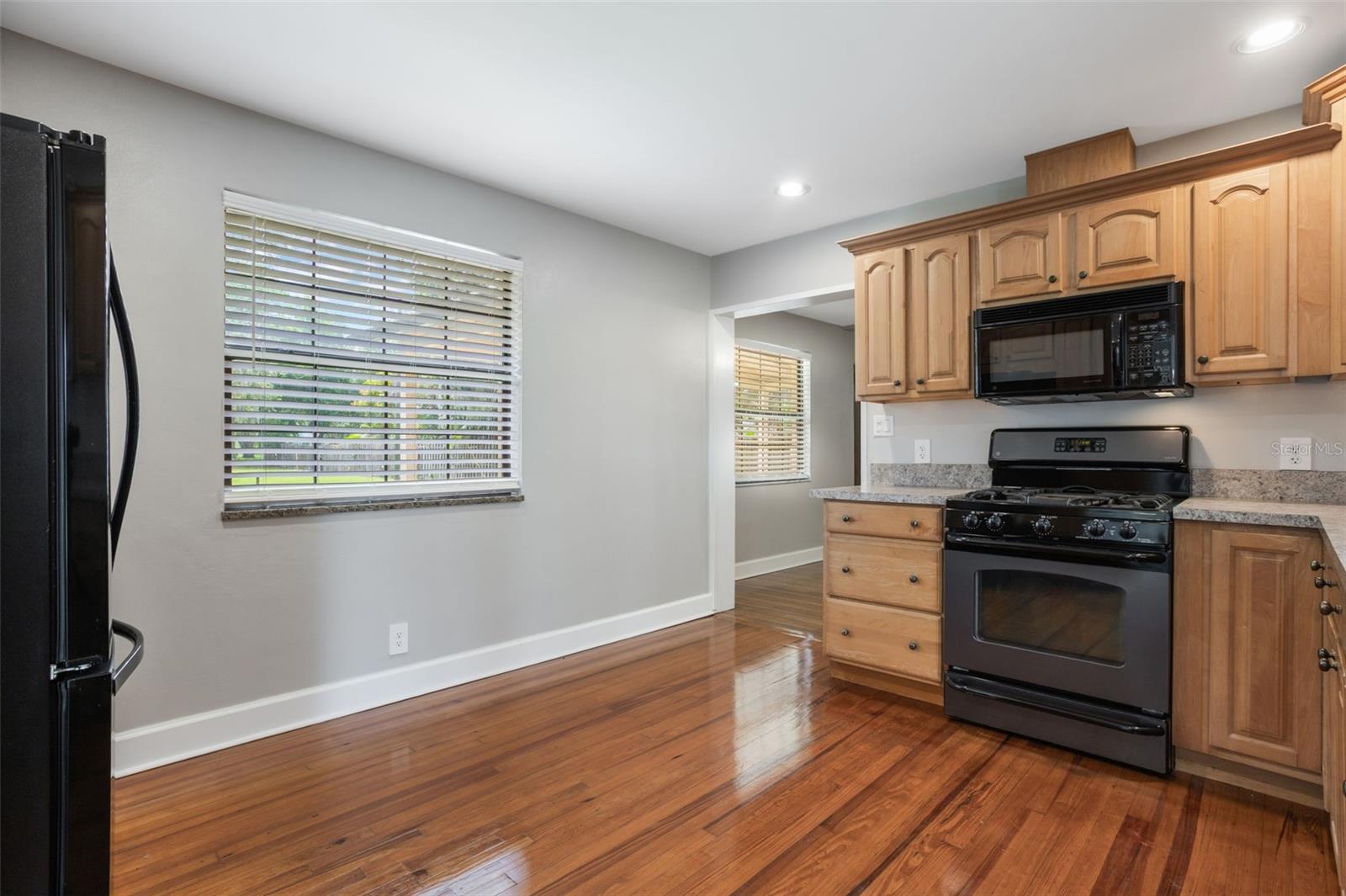 Image 18 of 68 For 5625 Chipola Circle