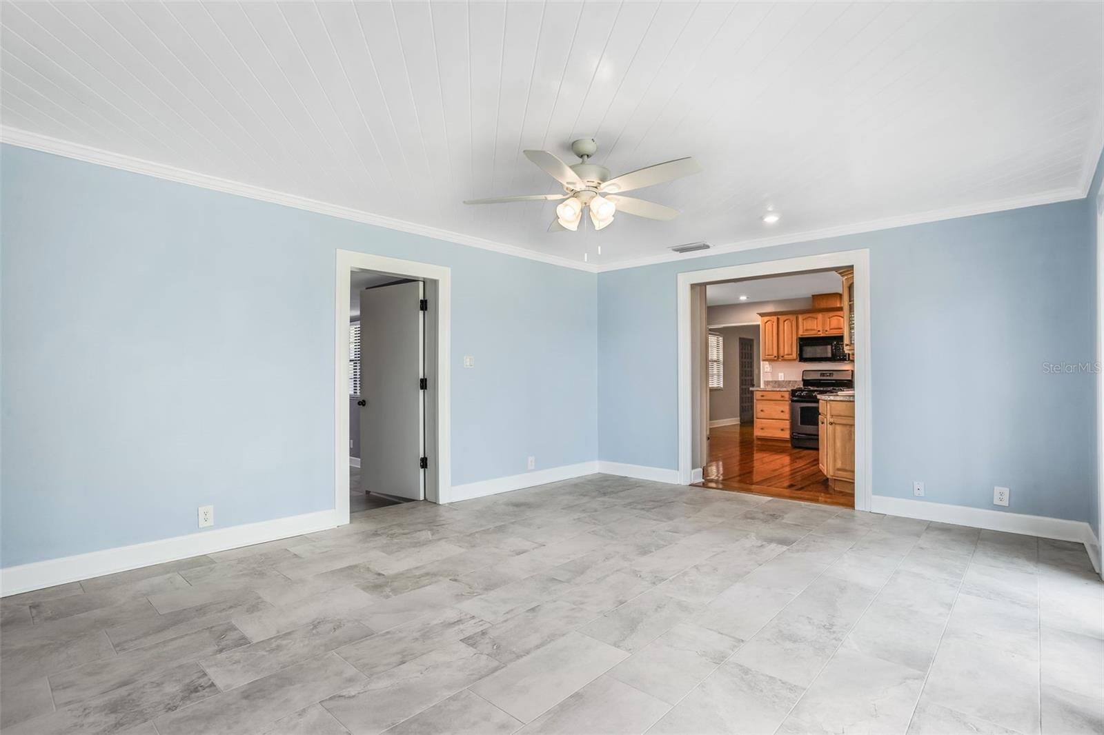 Image 19 of 68 For 5625 Chipola Circle