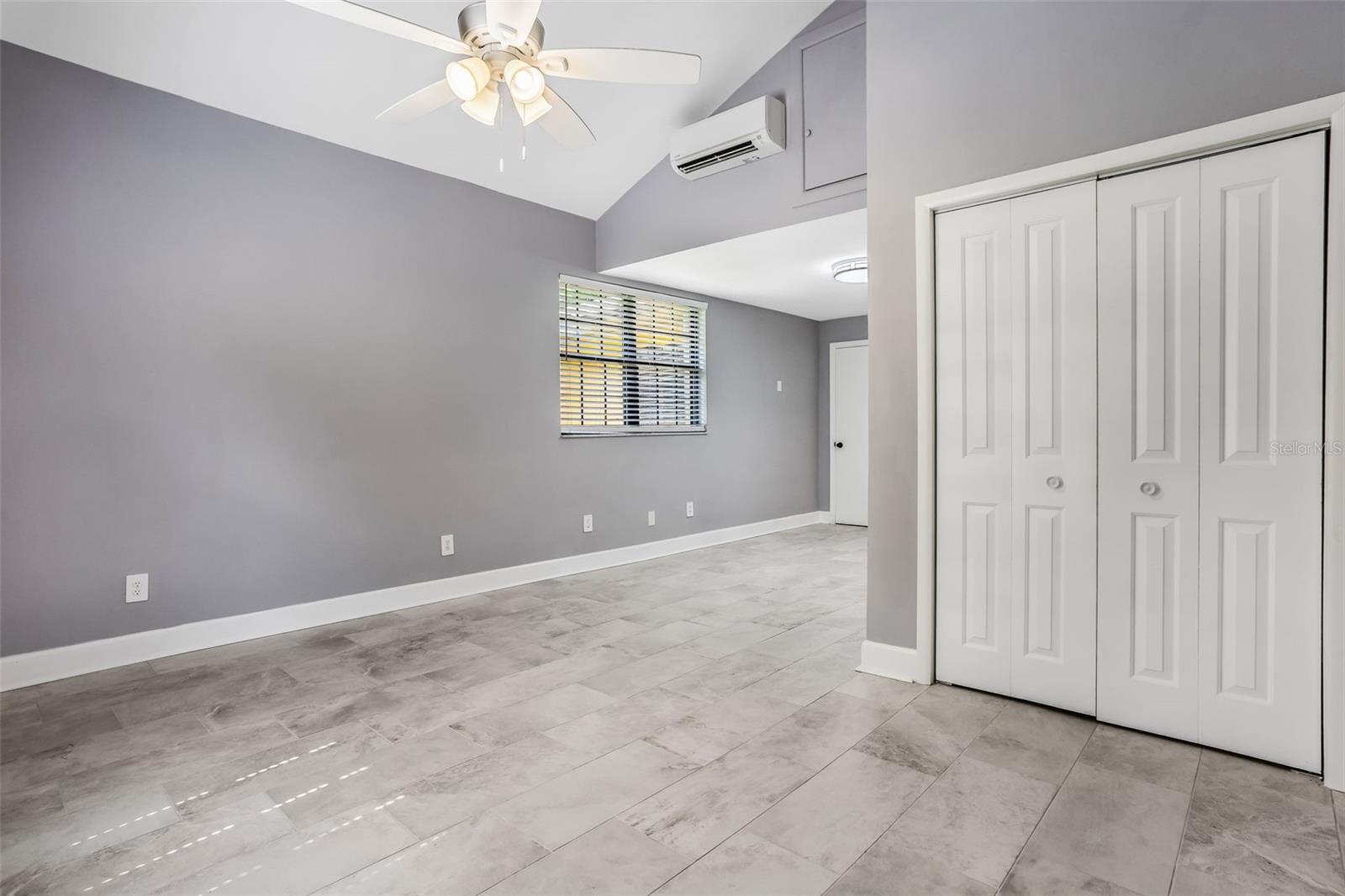Image 26 of 68 For 5625 Chipola Circle