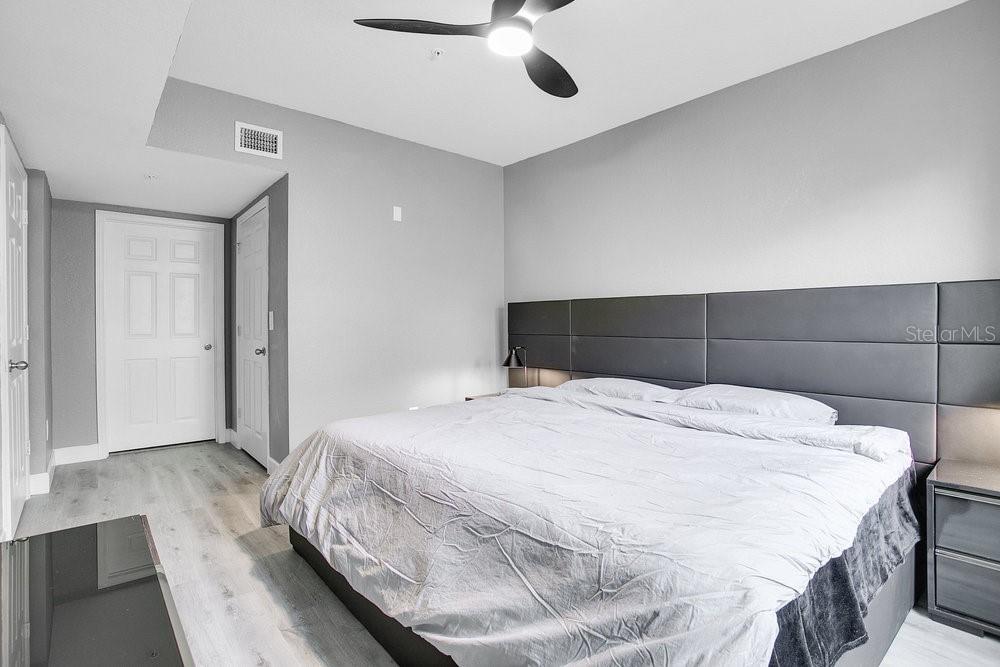 Image 11 of 26 For 304 South Street 5029