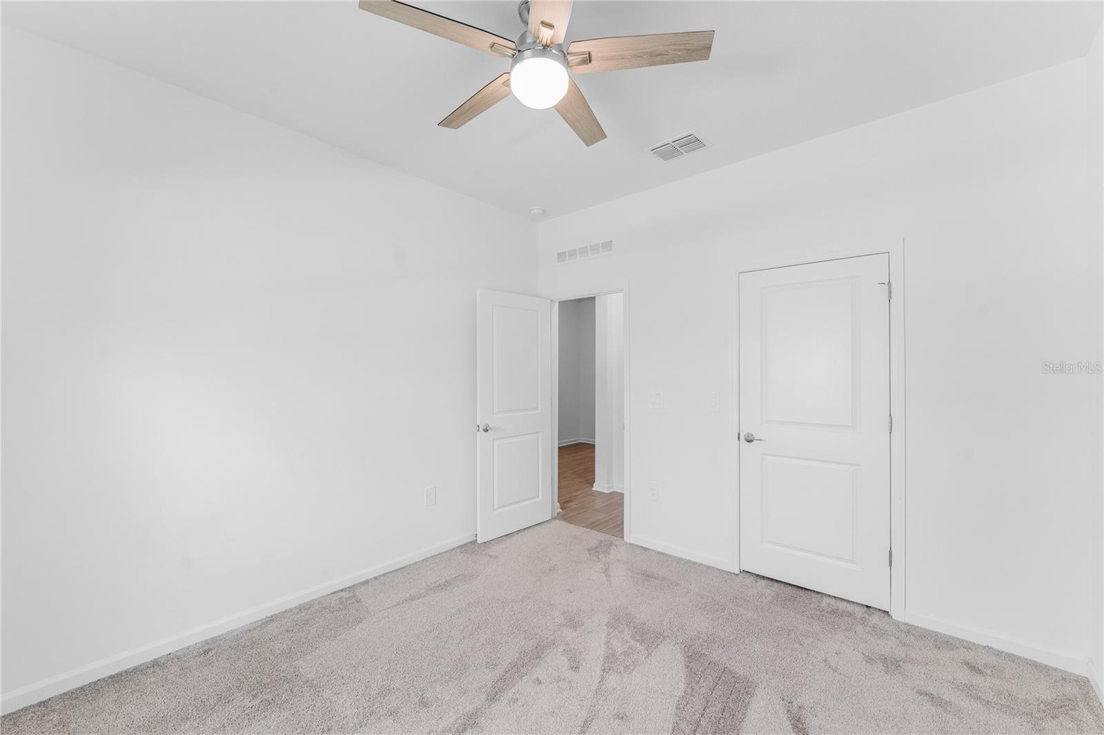 Image 13 of 63 For 2862 Armstrong Avenue