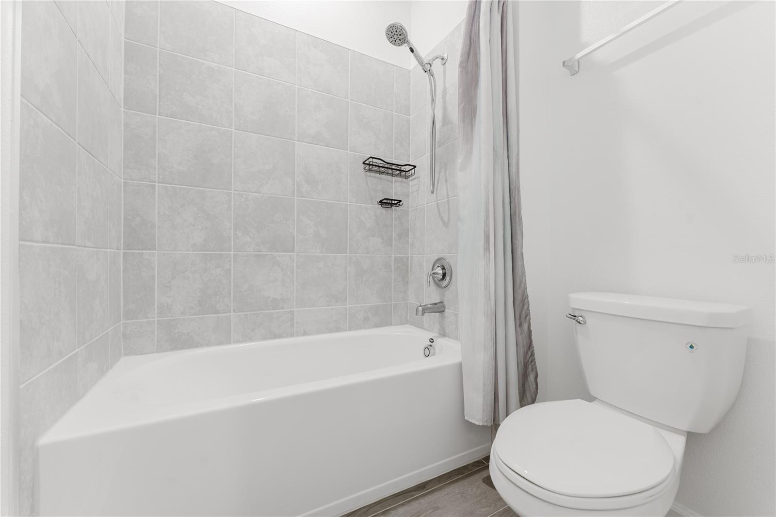 Image 16 of 63 For 2862 Armstrong Avenue