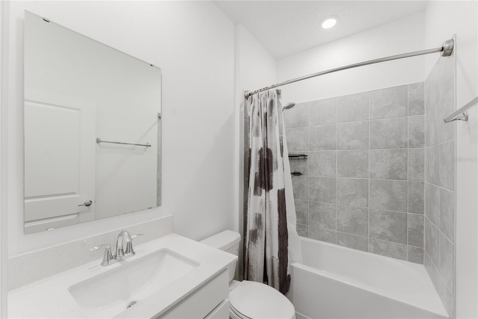 Image 19 of 63 For 2862 Armstrong Avenue