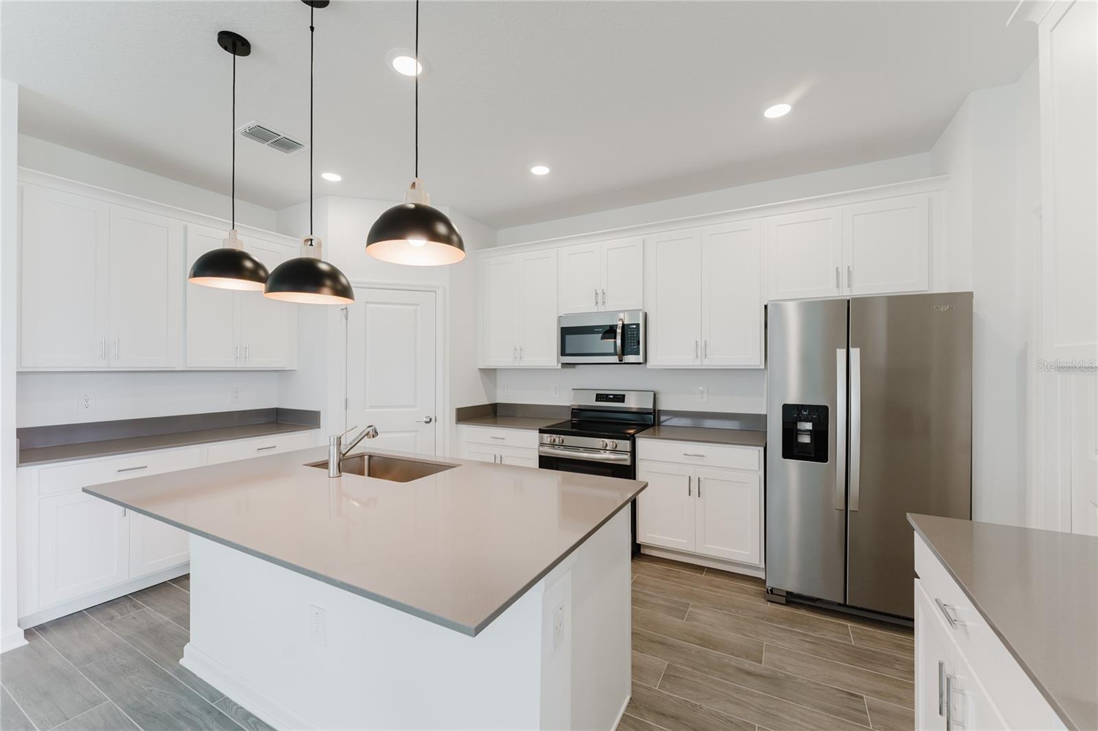 Image 33 of 63 For 2862 Armstrong Avenue