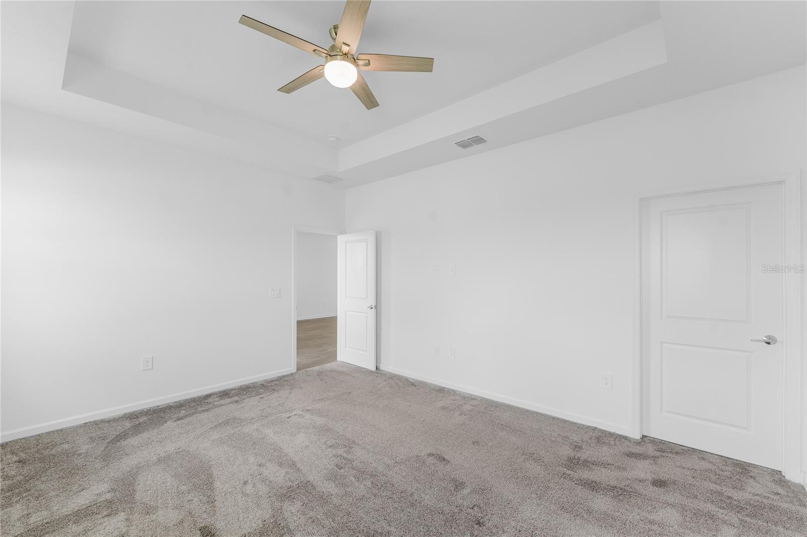 Image 37 of 63 For 2862 Armstrong Avenue