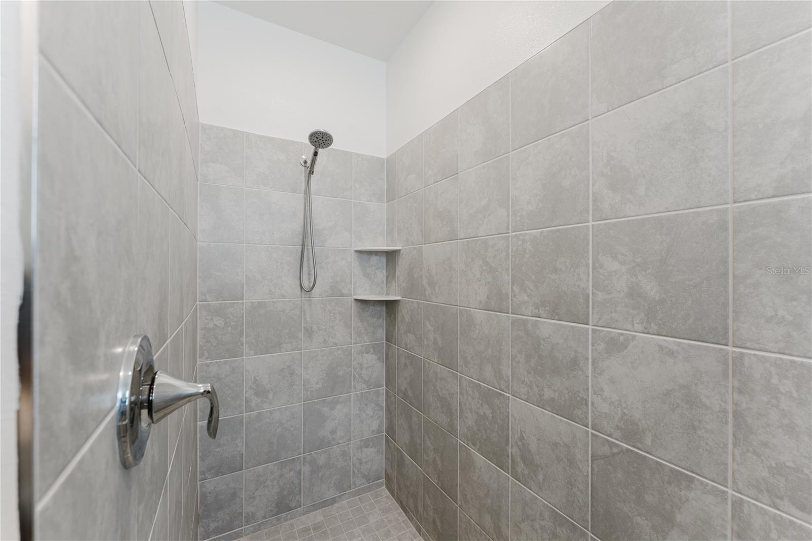Image 40 of 63 For 2862 Armstrong Avenue