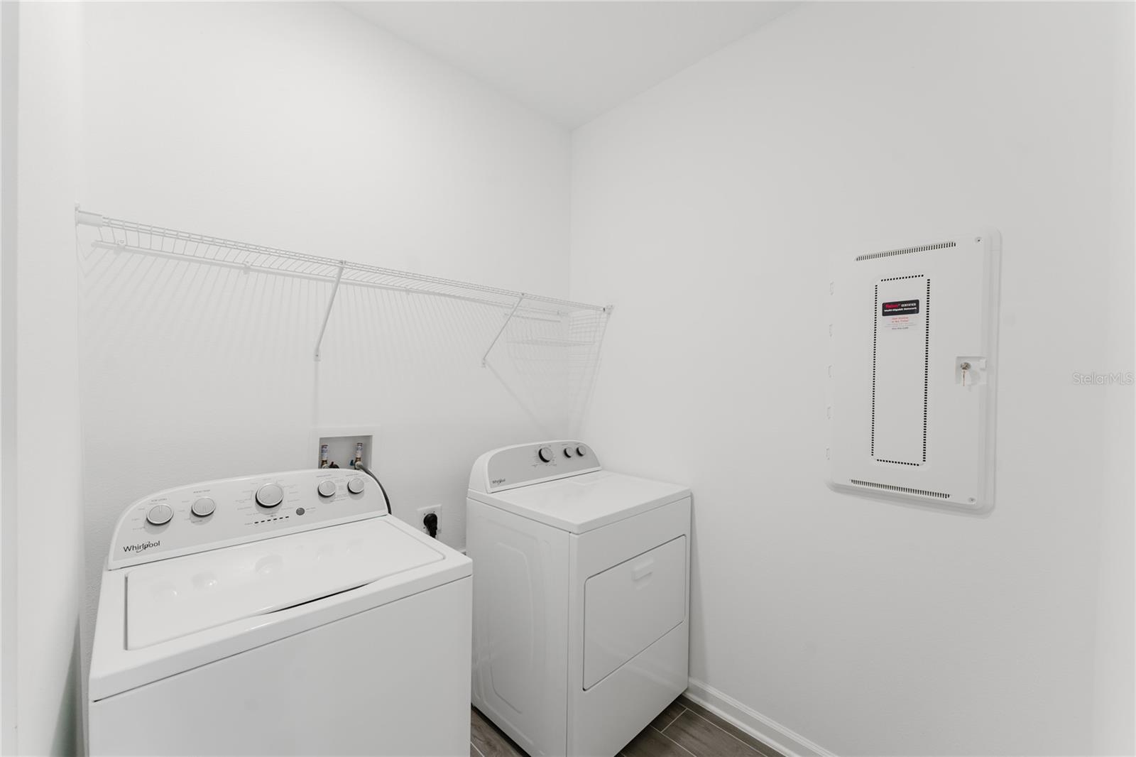 Image 43 of 63 For 2862 Armstrong Avenue