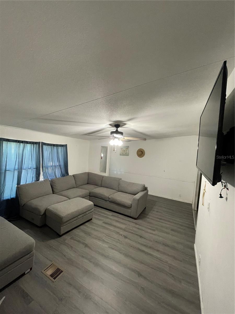 Image 7 of 19 For 39605 Drew Drive