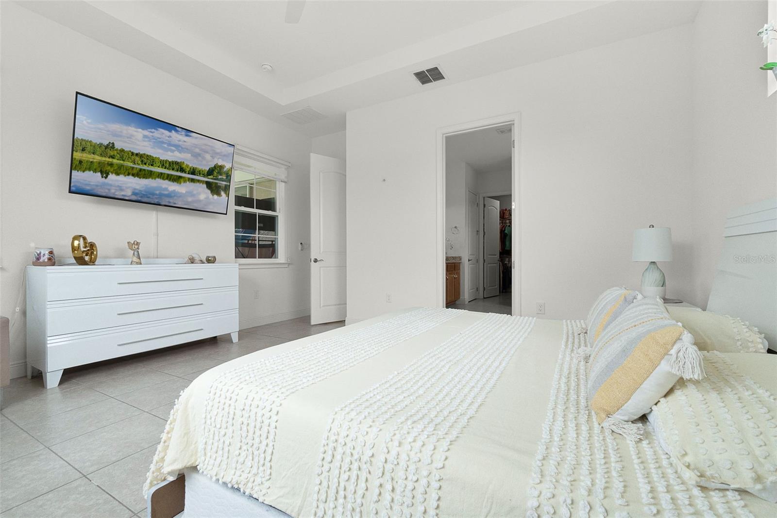 Image 12 of 51 For 5081 Twin Lakes Boulevard