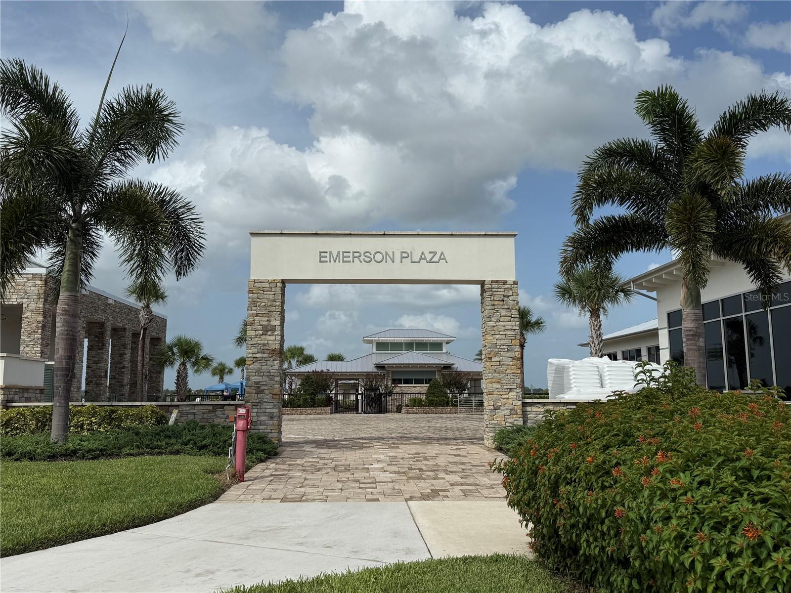 Image 34 of 51 For 5081 Twin Lakes Boulevard