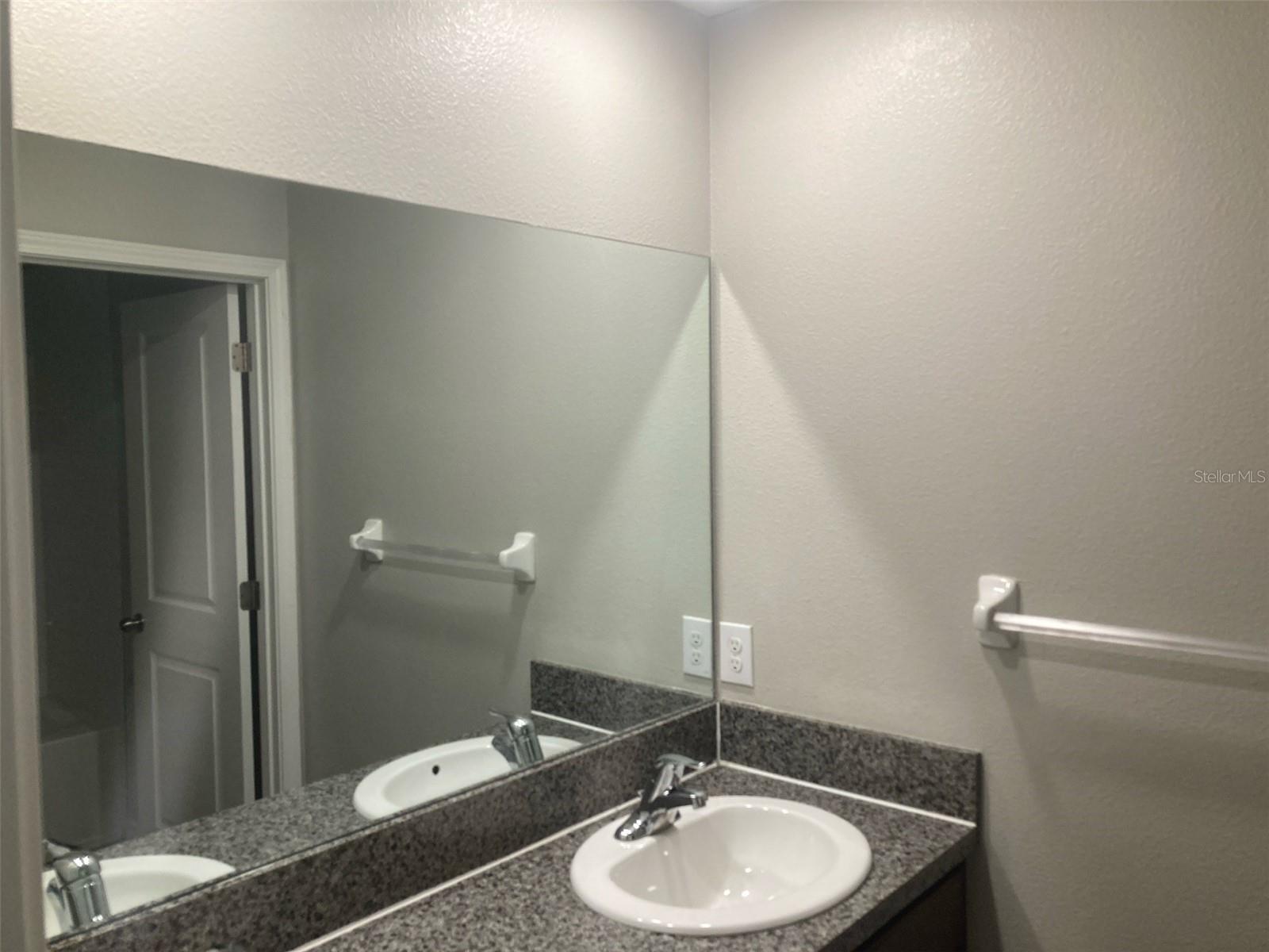 Listing photo id 15 for 13222 Wildflower Meadow Drive