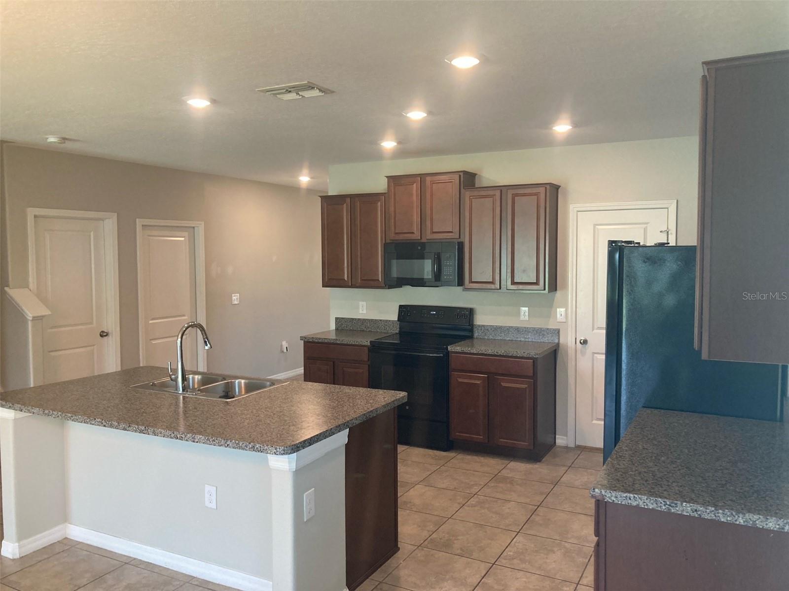 Listing photo id 0 for 13222 Wildflower Meadow Drive