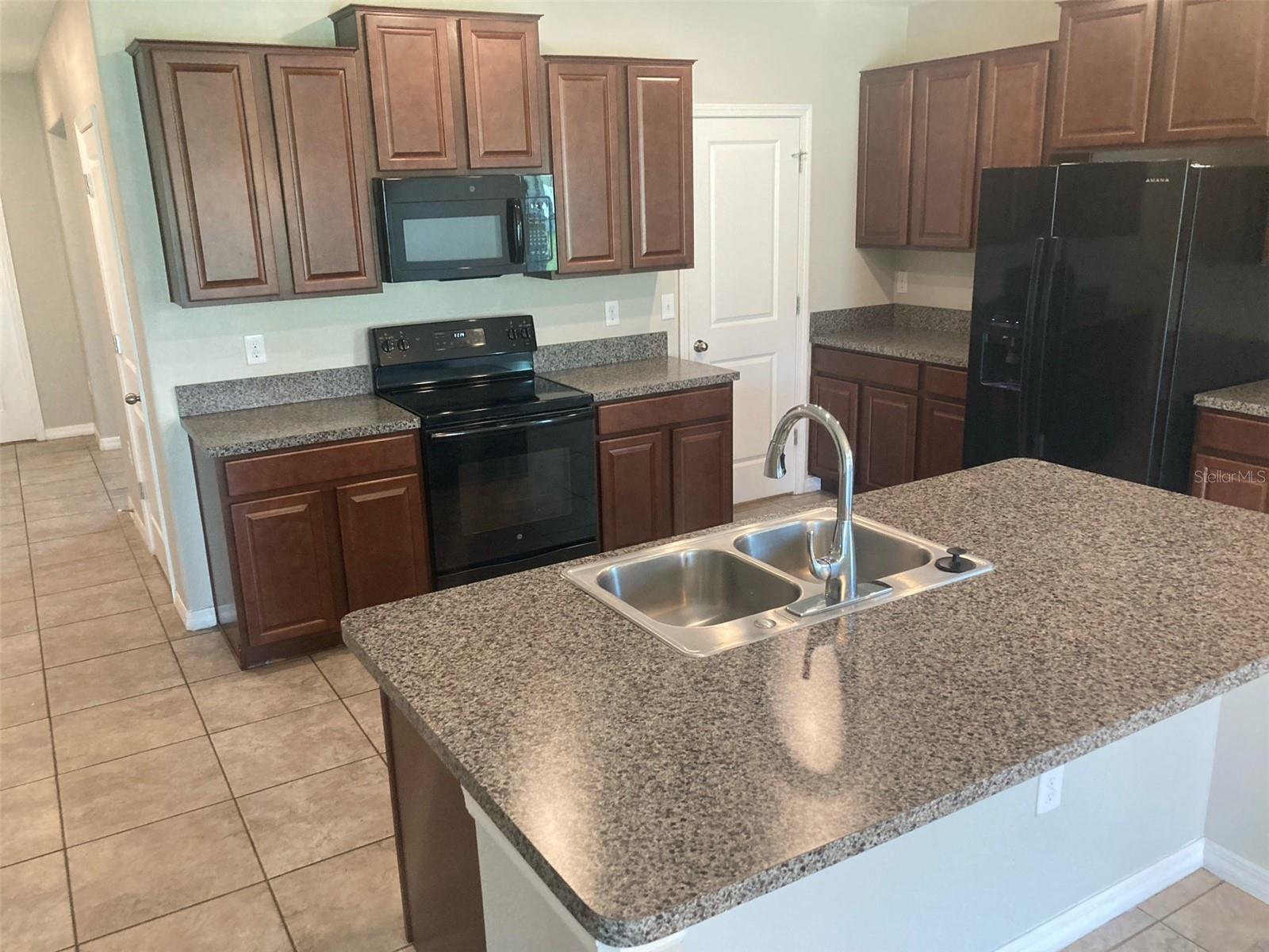 Listing photo id 1 for 13222 Wildflower Meadow Drive