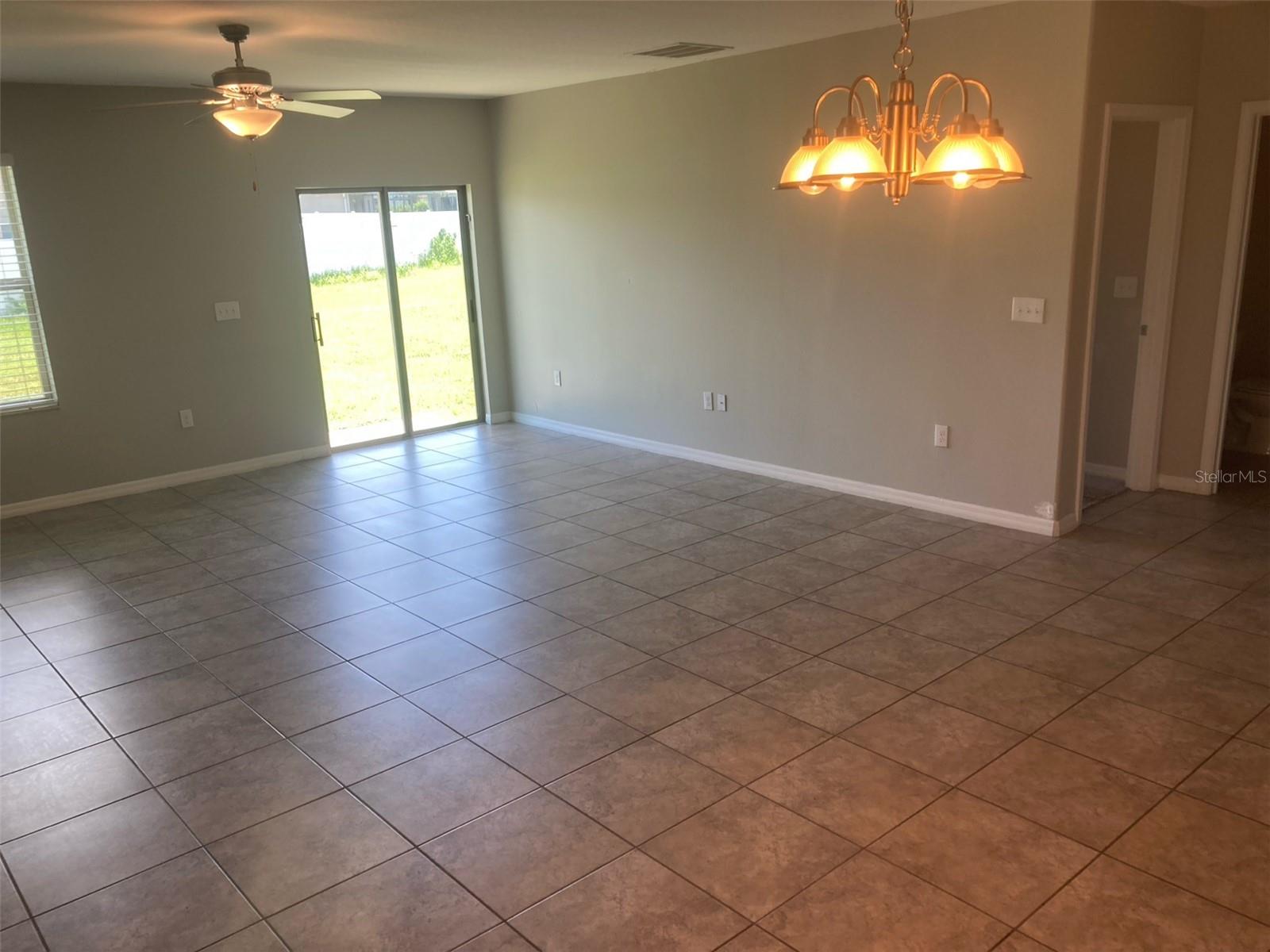 Listing photo id 5 for 13222 Wildflower Meadow Drive