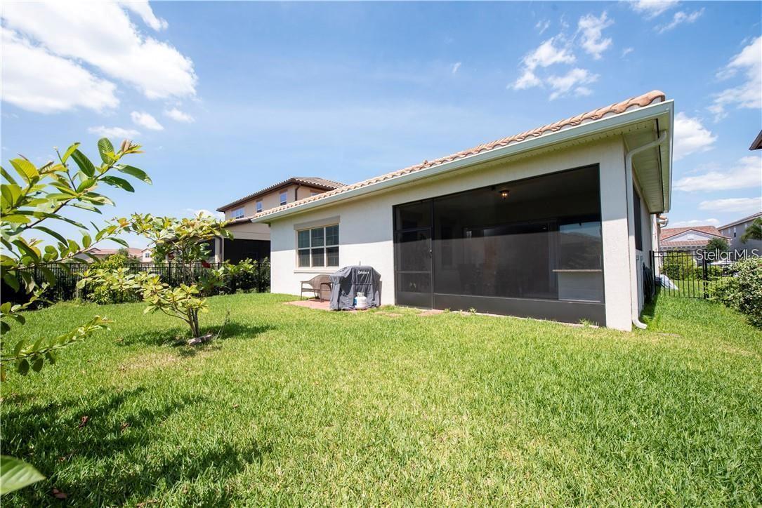Image 16 of 17 For 13092 Stanthorne Avenue