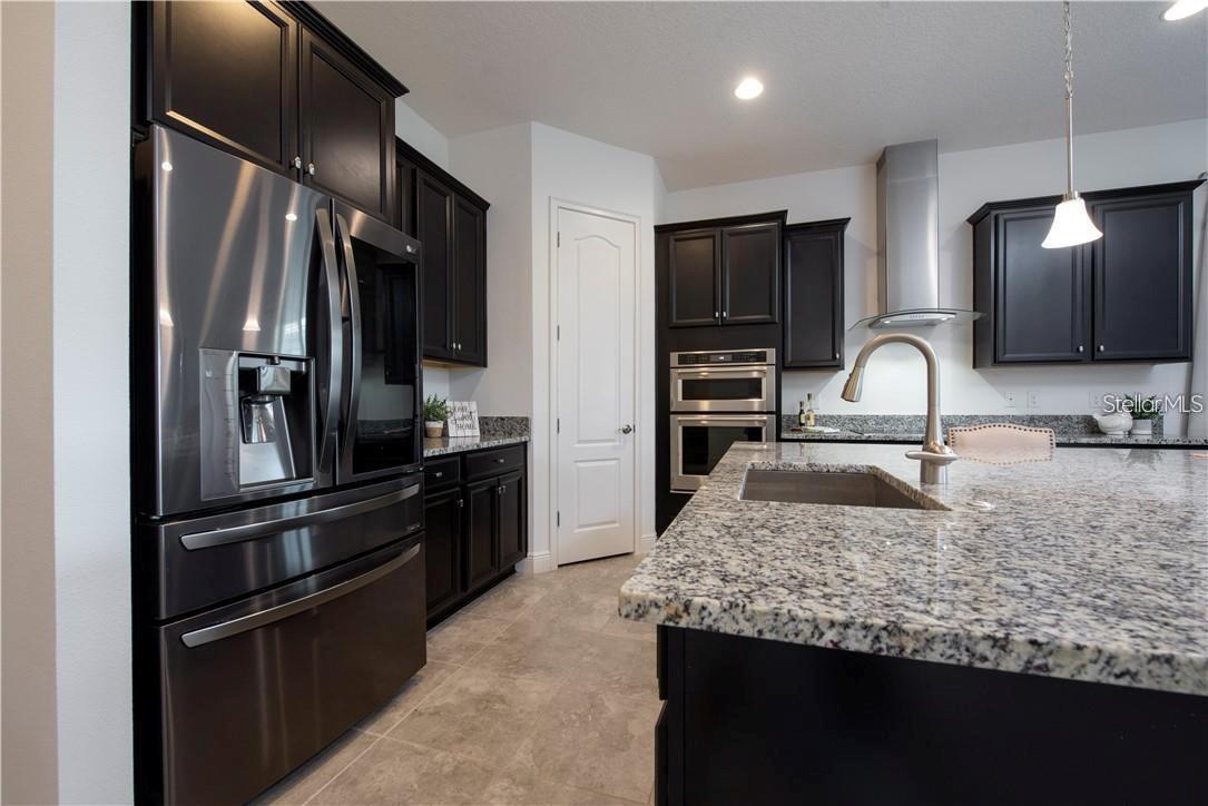 Image 4 of 17 For 13092 Stanthorne Avenue