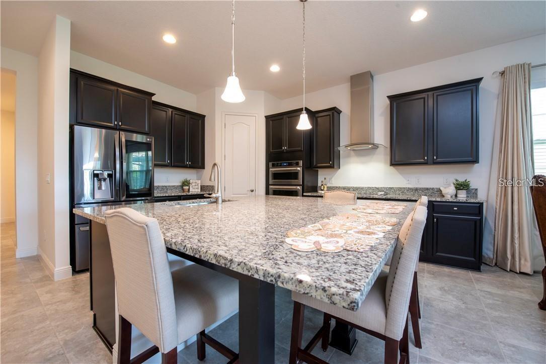 Image 5 of 17 For 13092 Stanthorne Avenue