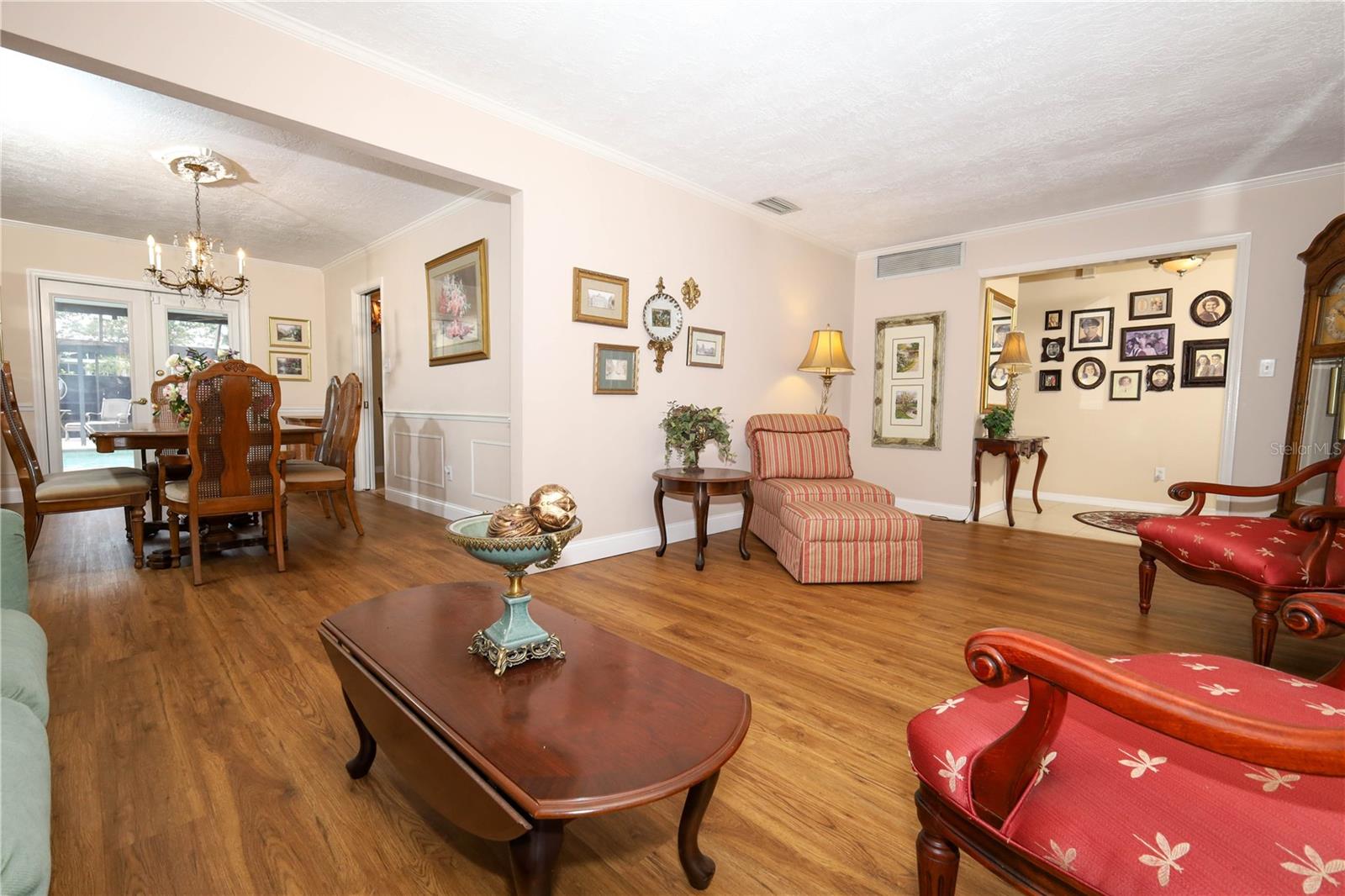 Image 10 of 49 For 2318 Castlewood Road