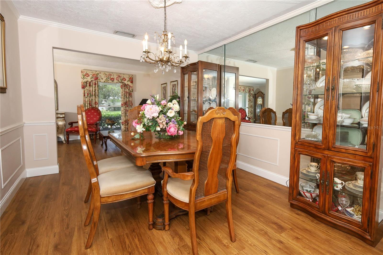 Image 11 of 49 For 2318 Castlewood Road