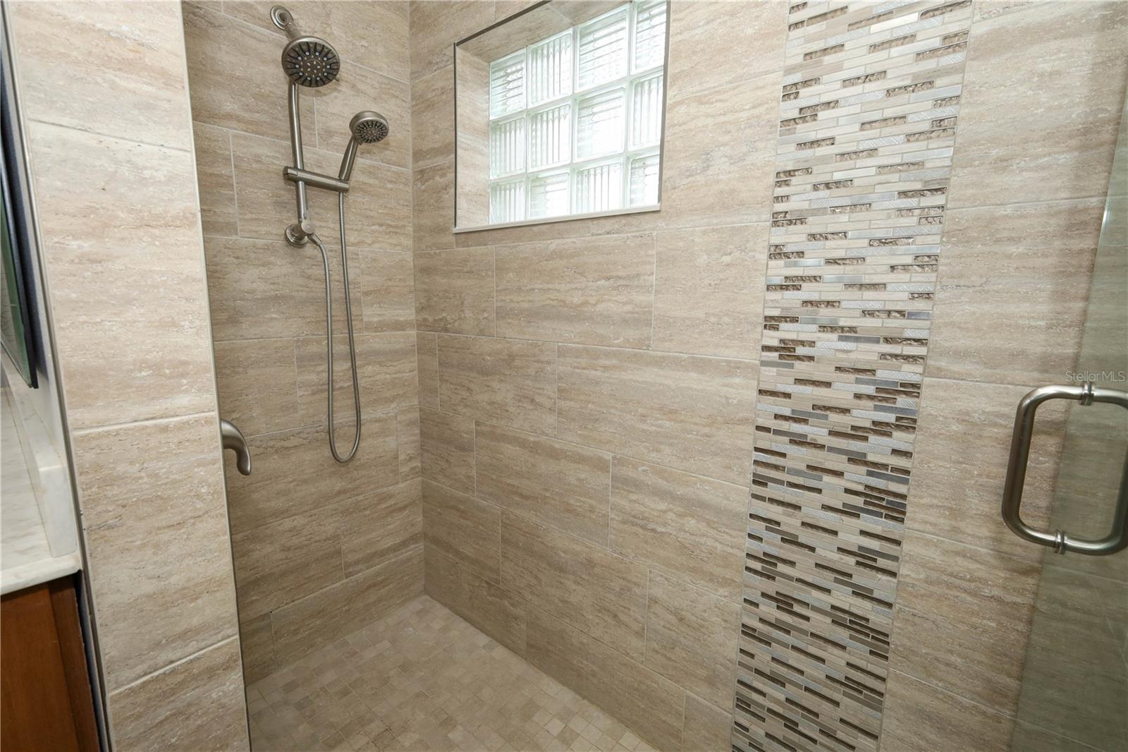 Image 19 of 49 For 2318 Castlewood Road