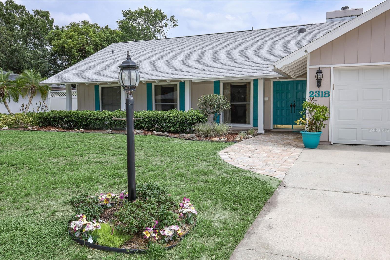 Image 2 of 49 For 2318 Castlewood Road