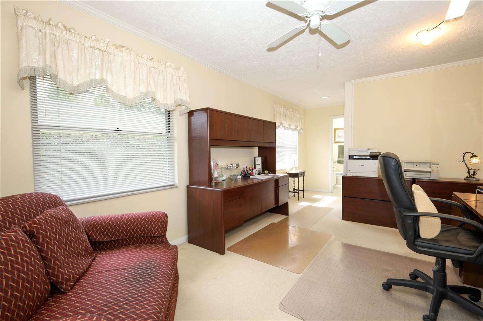 Image 32 of 49 For 2318 Castlewood Road