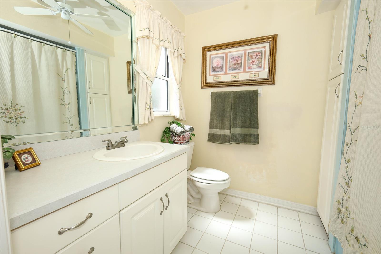 Image 33 of 49 For 2318 Castlewood Road