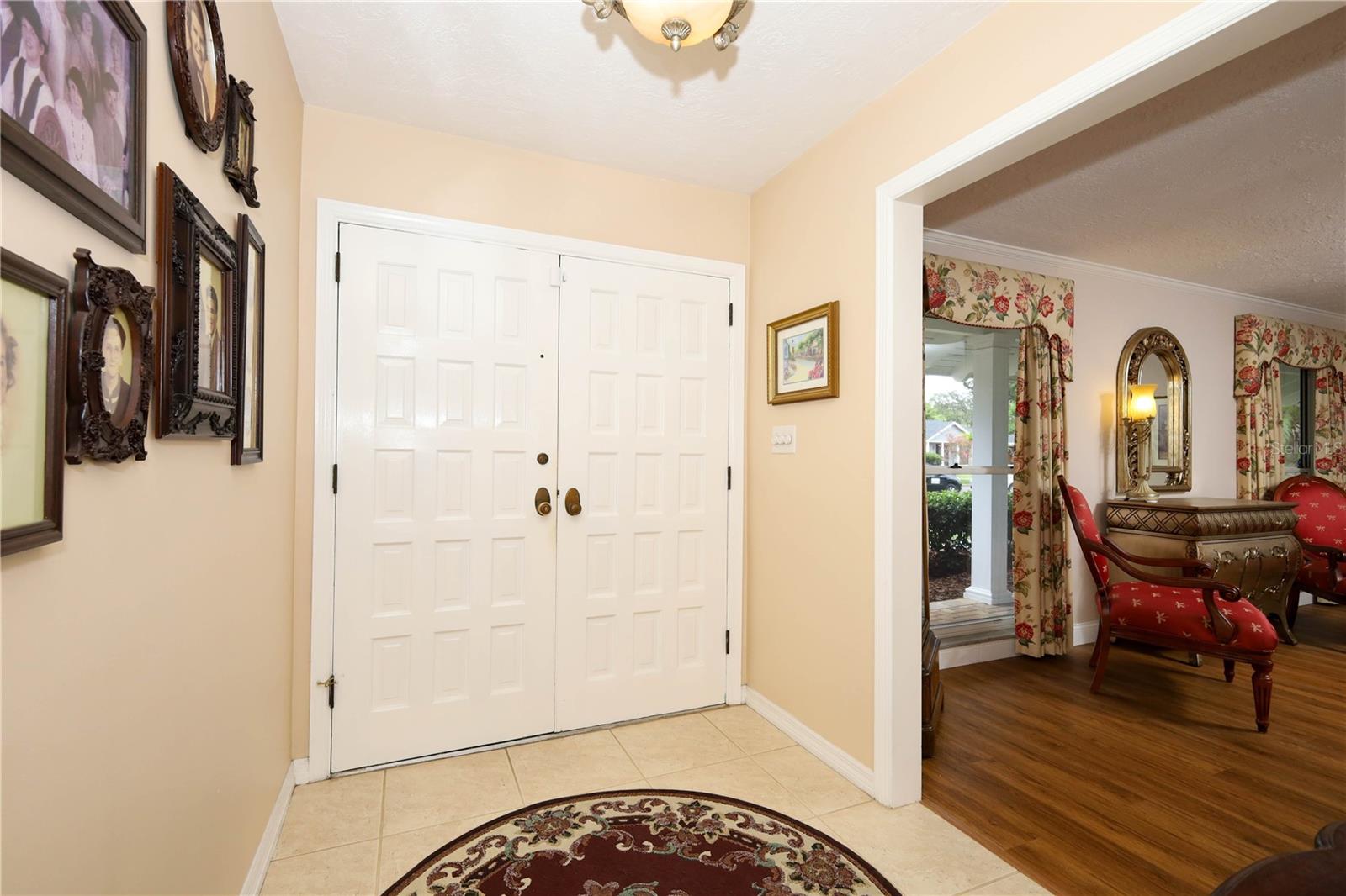 Image 5 of 49 For 2318 Castlewood Road