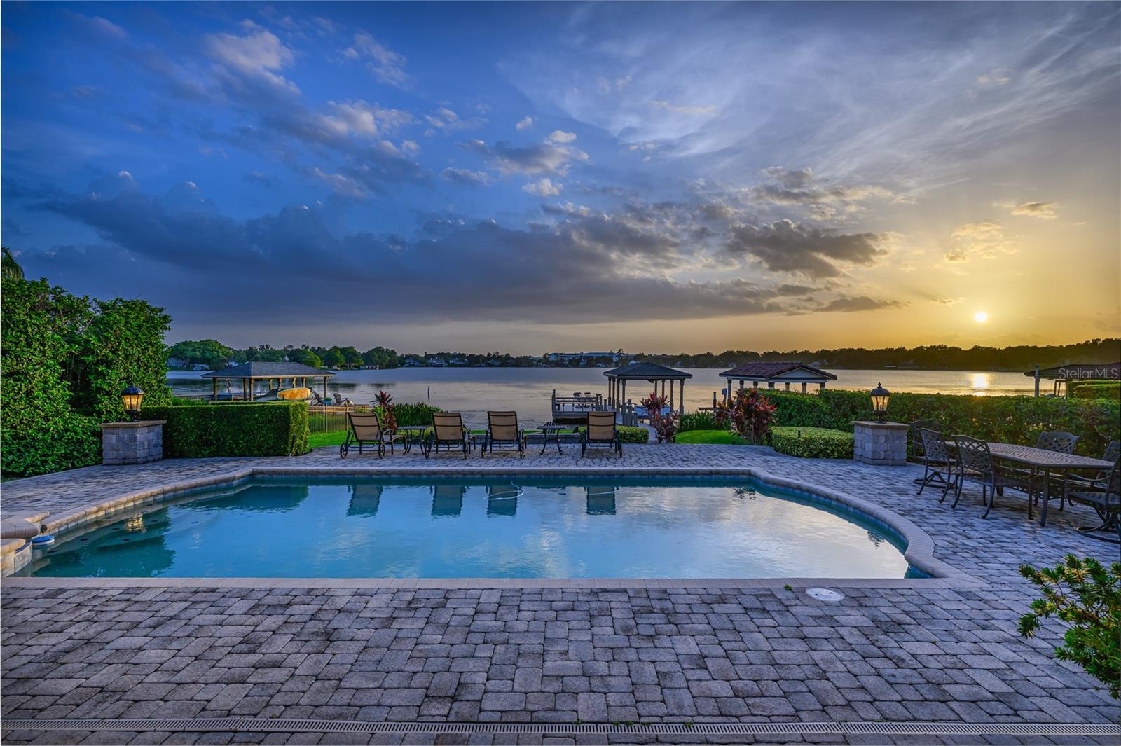 Image 7 of 66 For 591 Dommerich Drive
