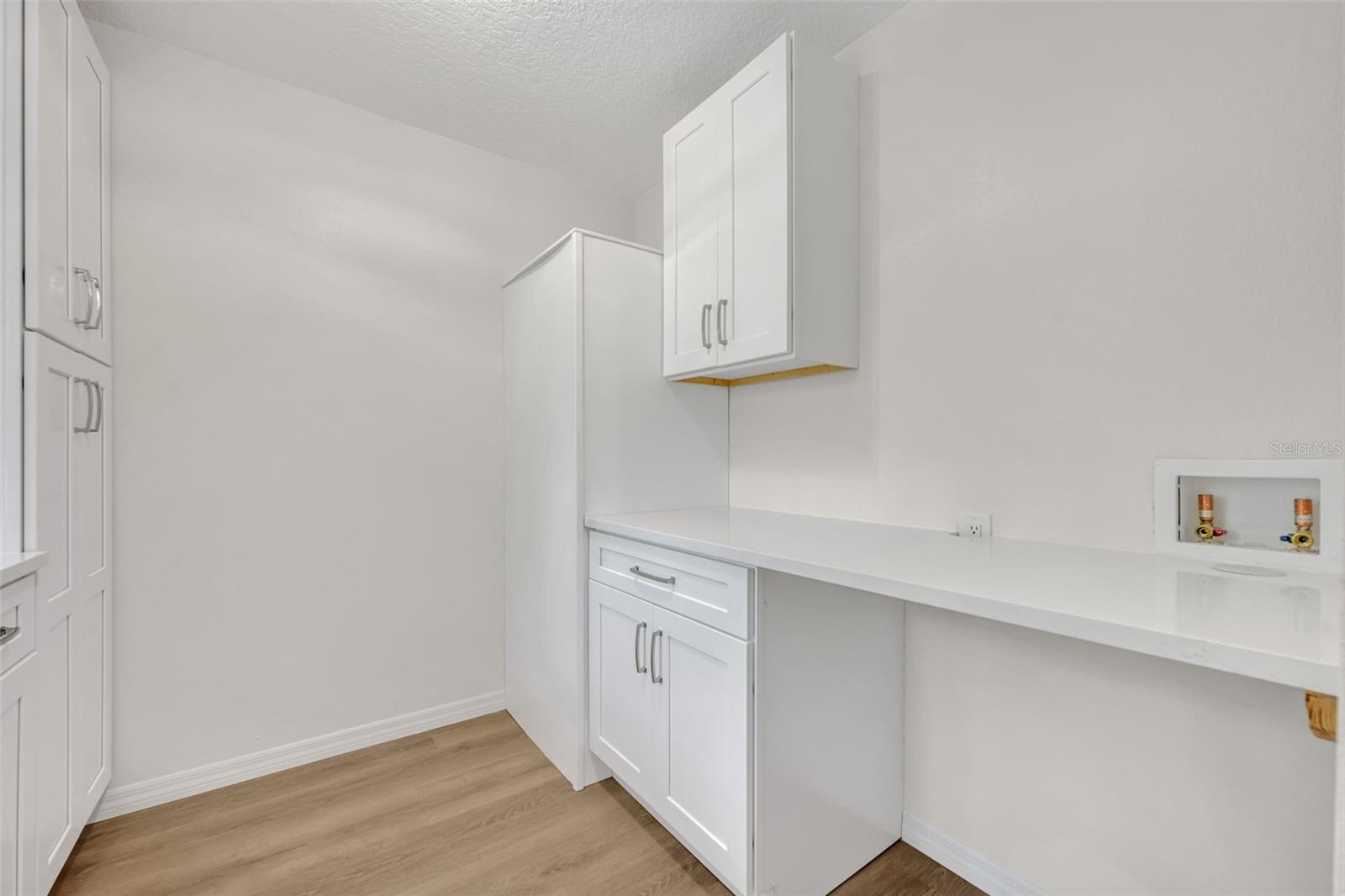 Image 14 of 27 For 267 Crown Oaks Way 1