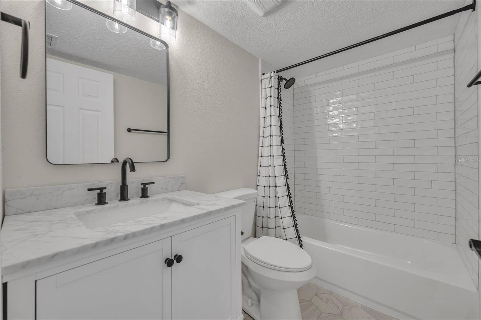 Image 18 of 27 For 267 Crown Oaks Way 1