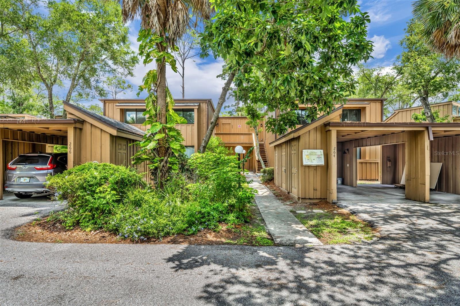 Image 2 of 27 For 267 Crown Oaks Way 1