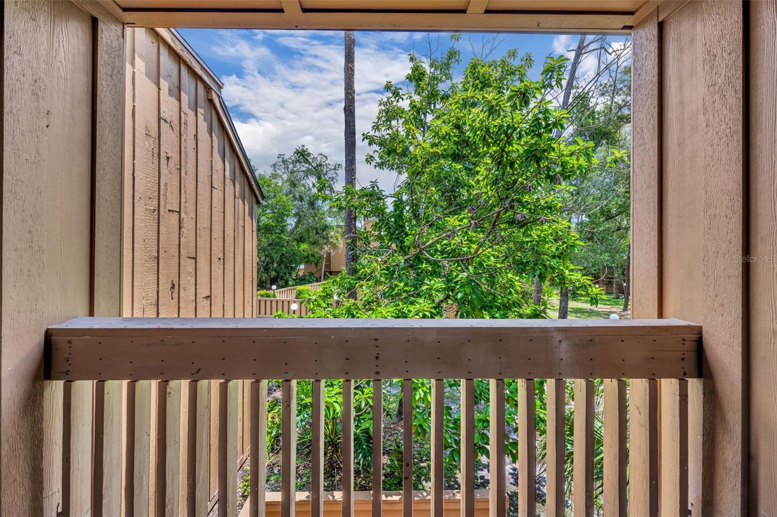 Image 20 of 27 For 267 Crown Oaks Way 1