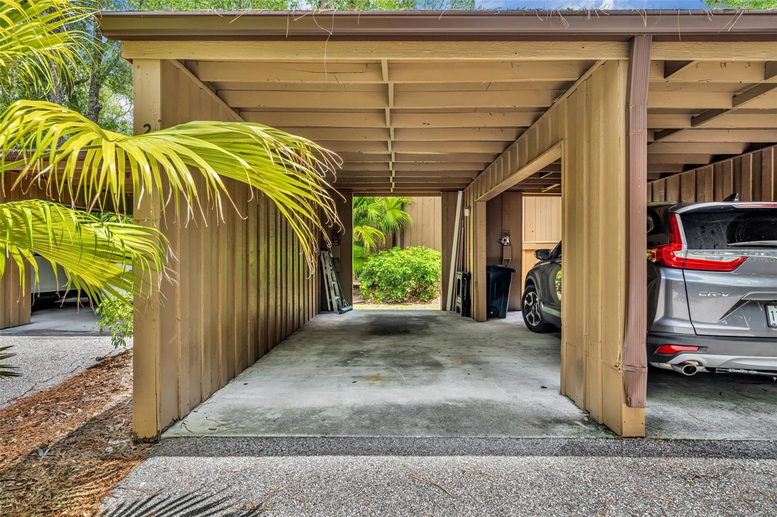 Image 23 of 27 For 267 Crown Oaks Way 1