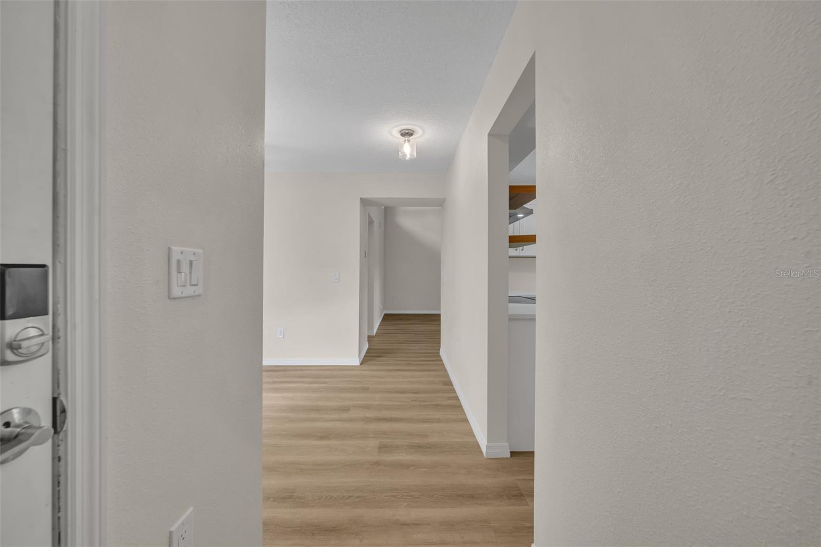 Image 4 of 27 For 267 Crown Oaks Way 1