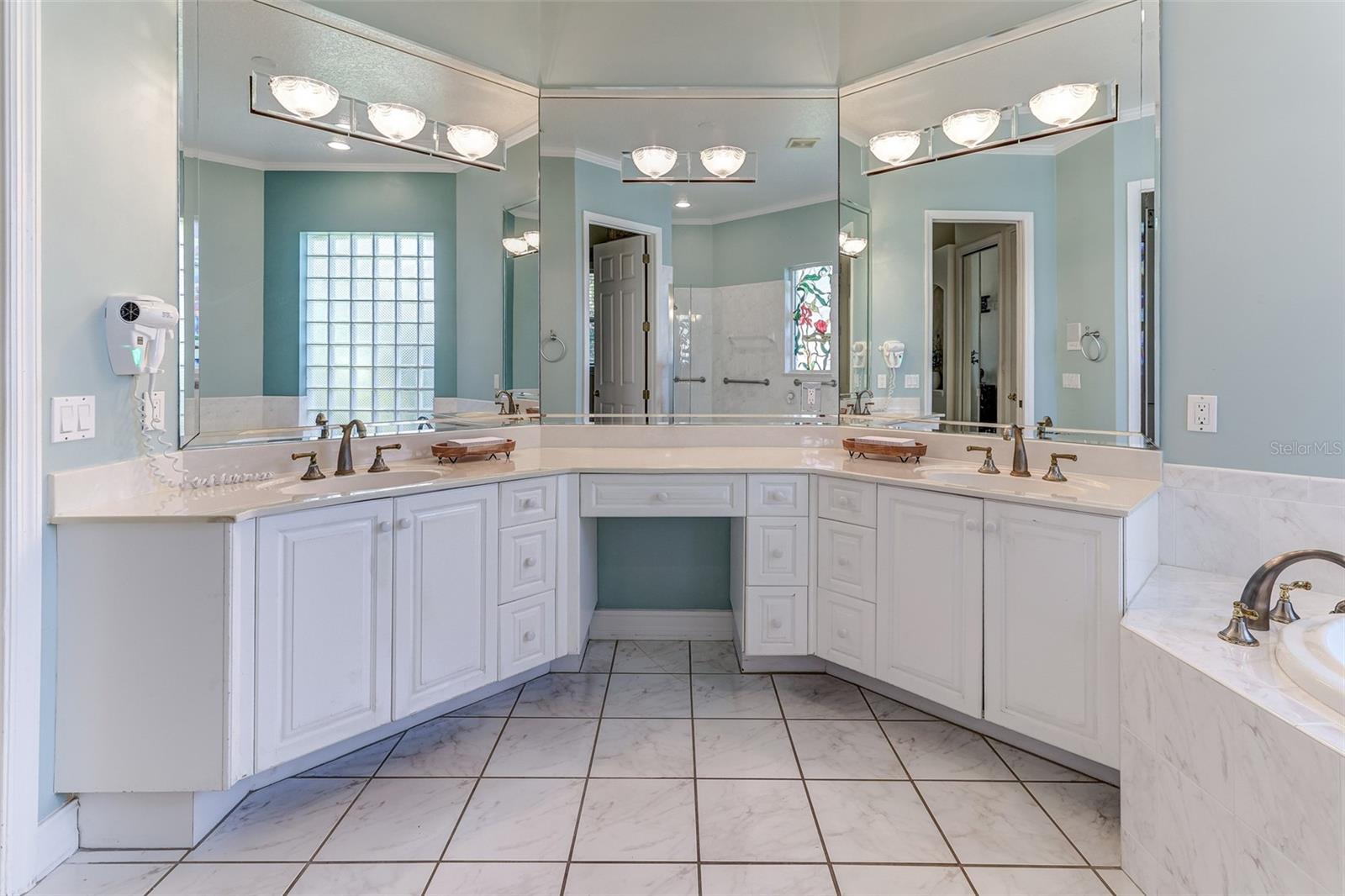 Image 22 of 56 For 1009 Monticello Court