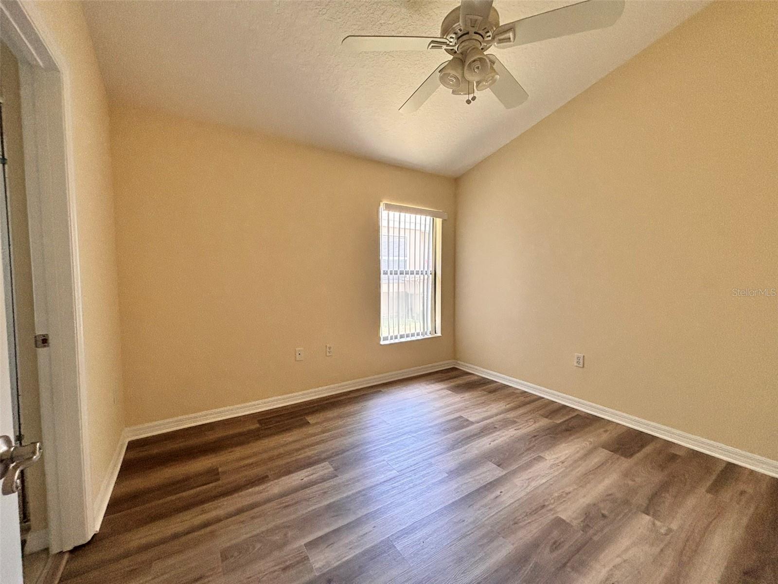 Image 14 of 16 For 10416 Stone Park Drive