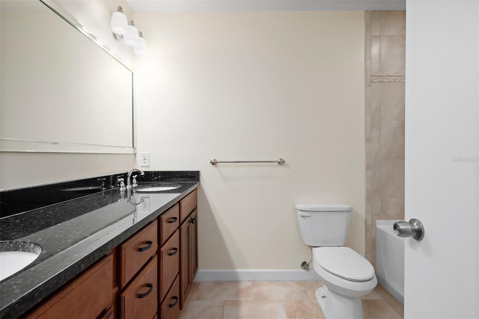 Image 16 of 32 For 2807 Gordon Street 1