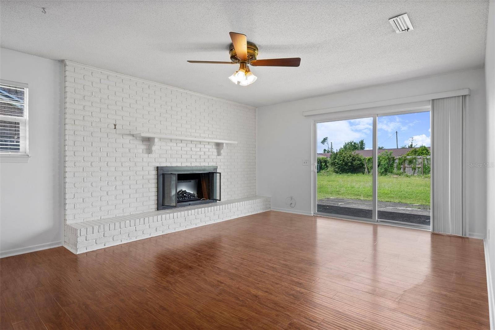 Image 5 of 32 For 2807 Gordon Street 1