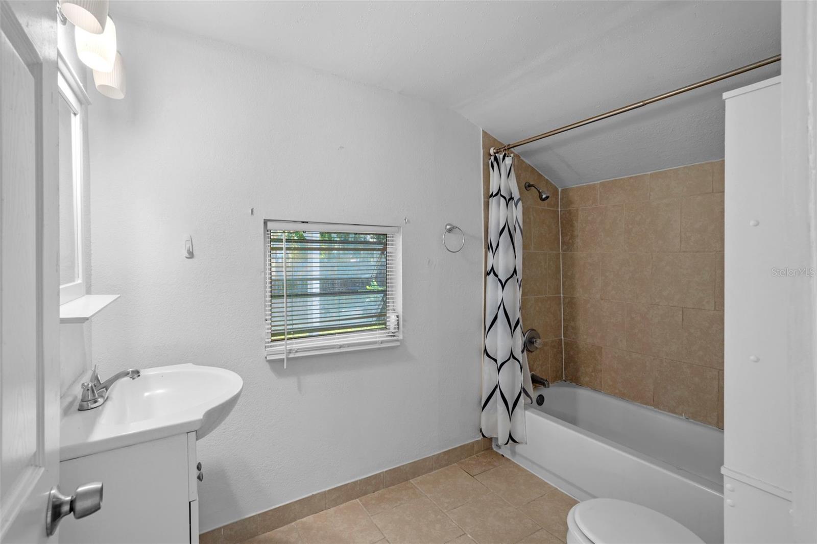 Image 10 of 22 For 322 Maple Avenue
