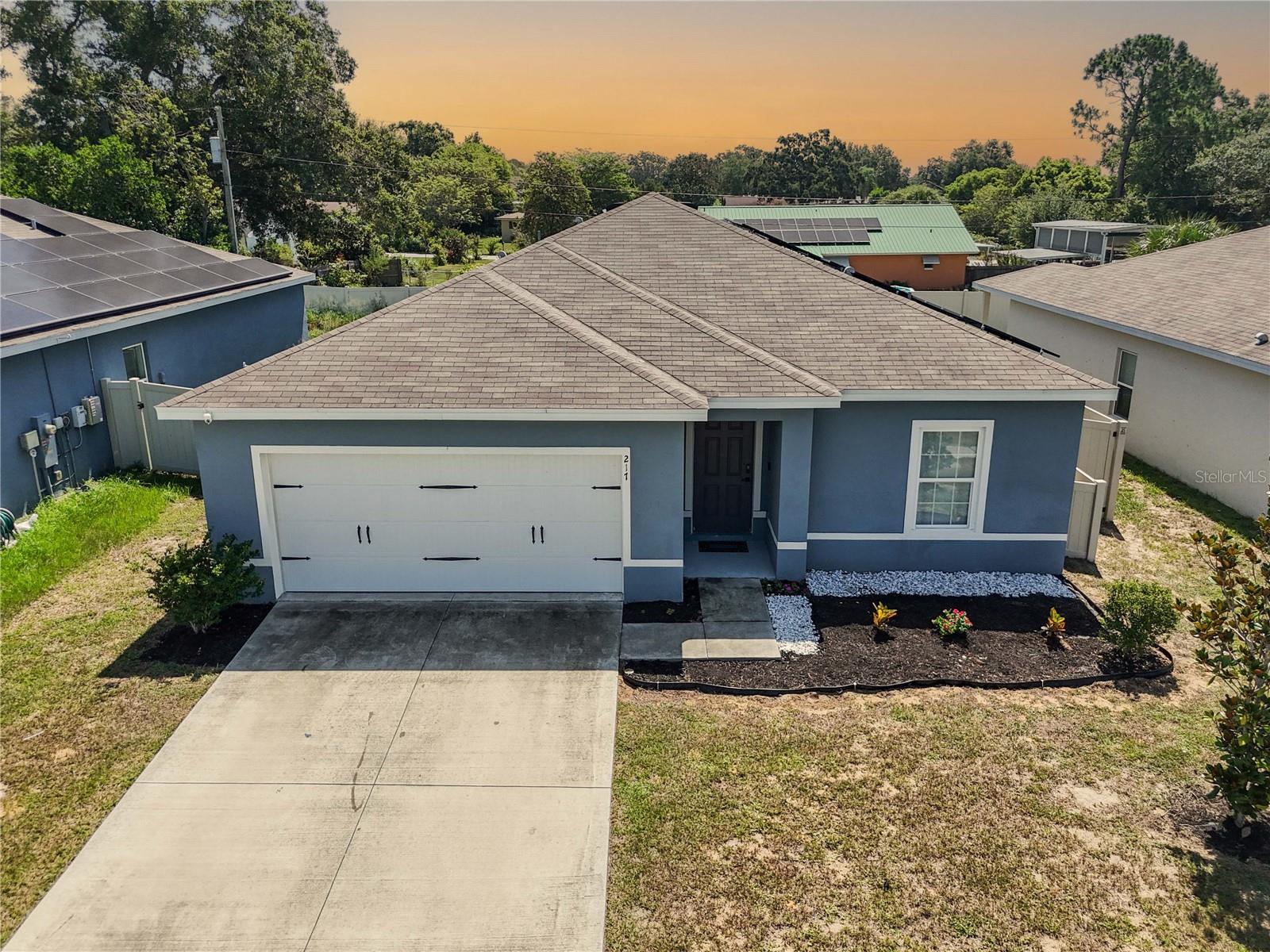 Image 4 of 40 For 217 Fiddlewood Court