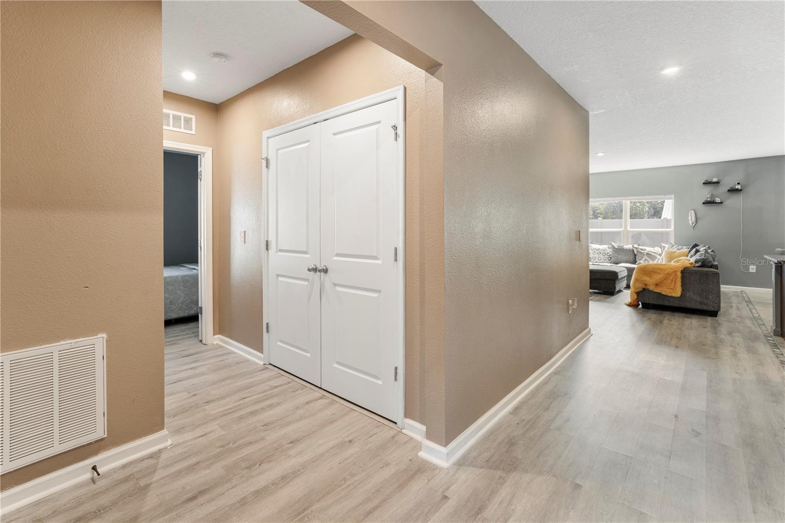 Image 9 of 40 For 217 Fiddlewood Court