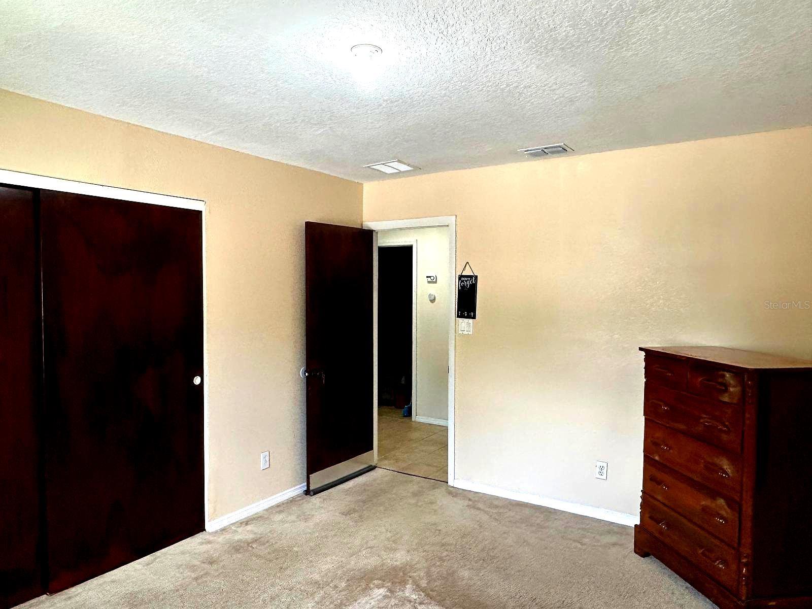 Image 11 of 19 For 113 Springwood Circle 113d