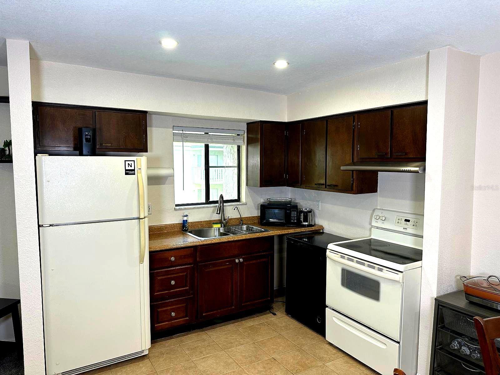 Image 8 of 19 For 113 Springwood Circle 113d