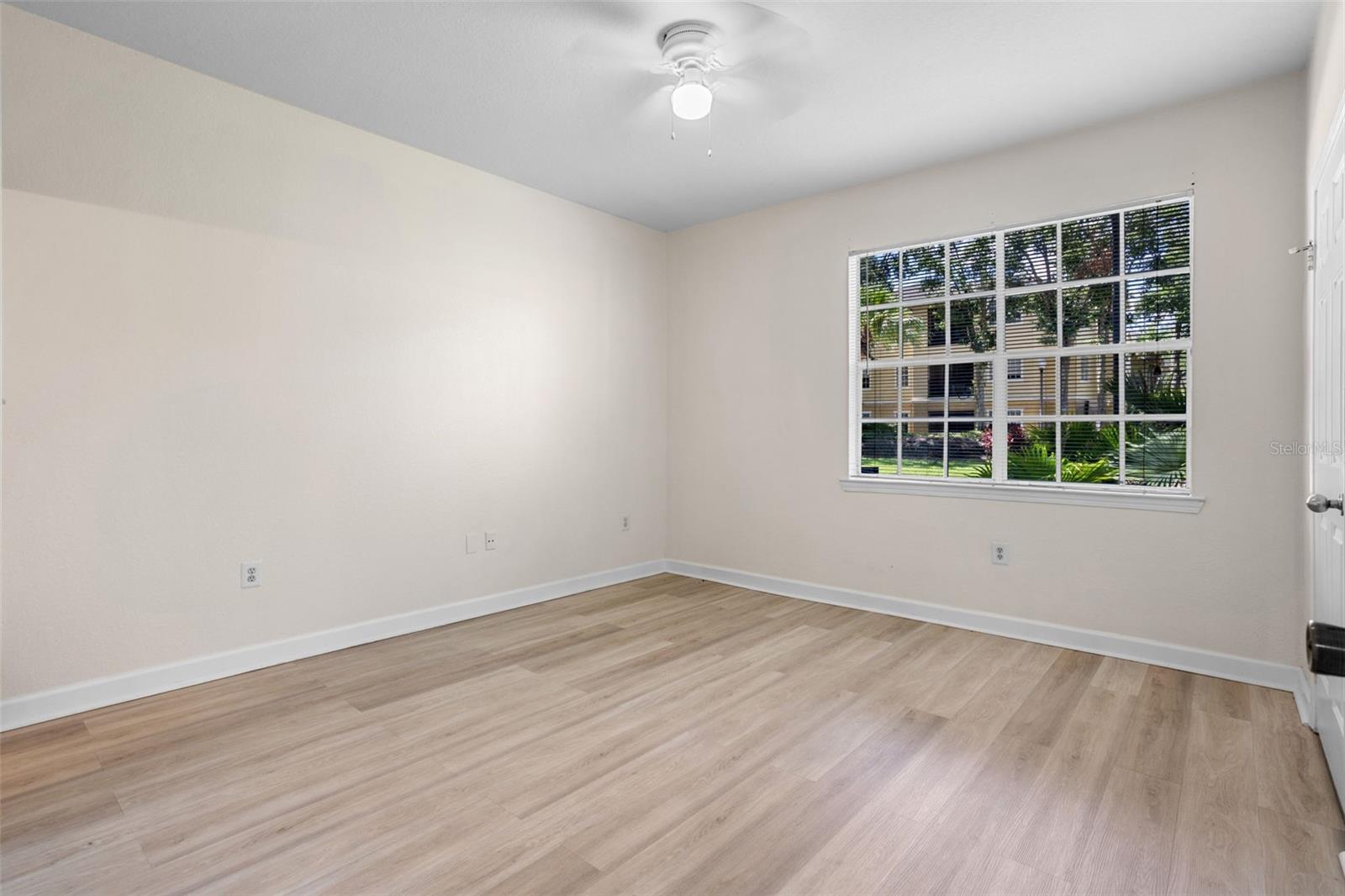Image 17 of 43 For 2528 Robert Trent Jones Drive 1617