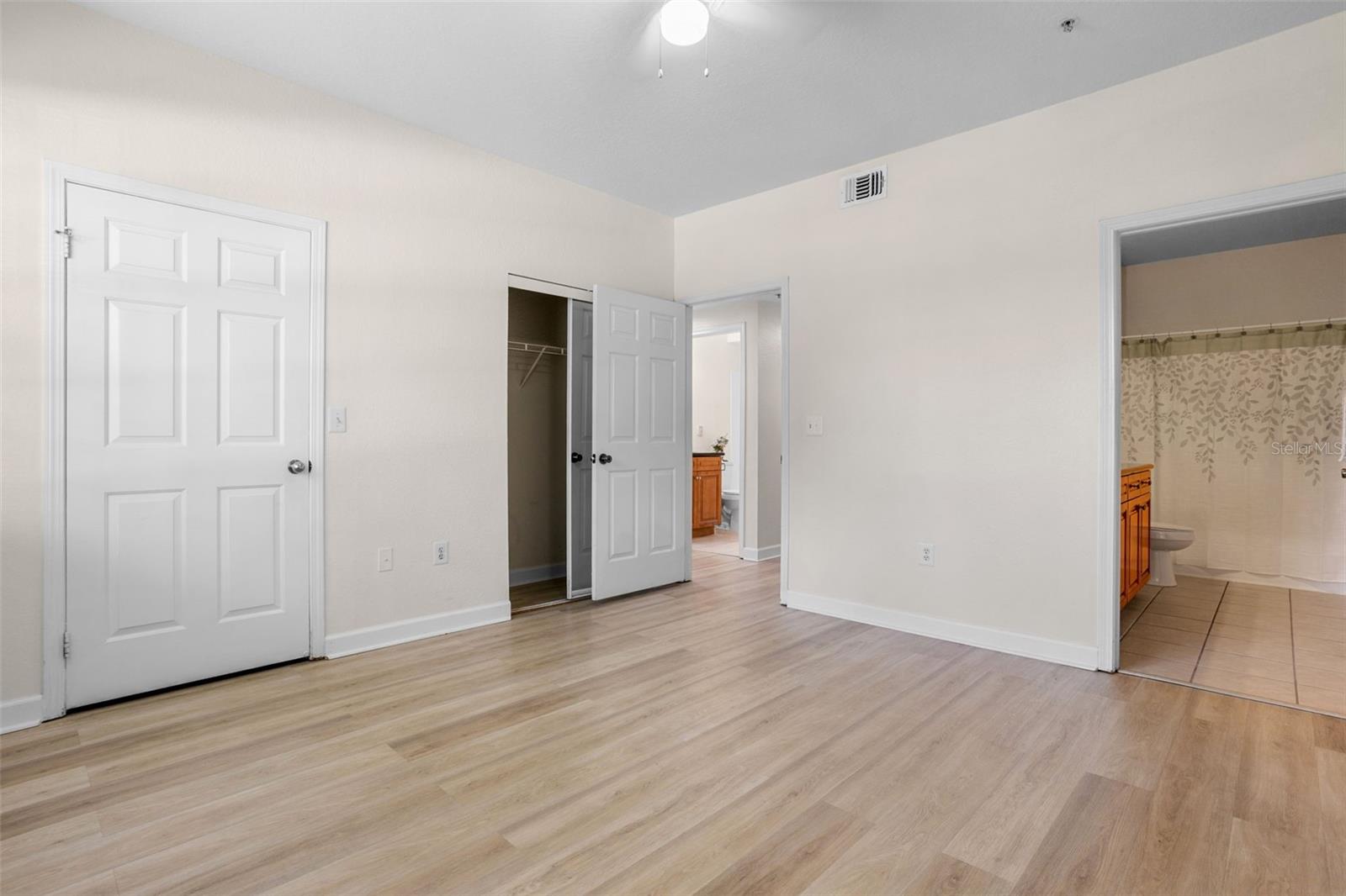 Image 18 of 43 For 2528 Robert Trent Jones Drive 1617
